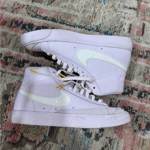 NIKE BLAZERS